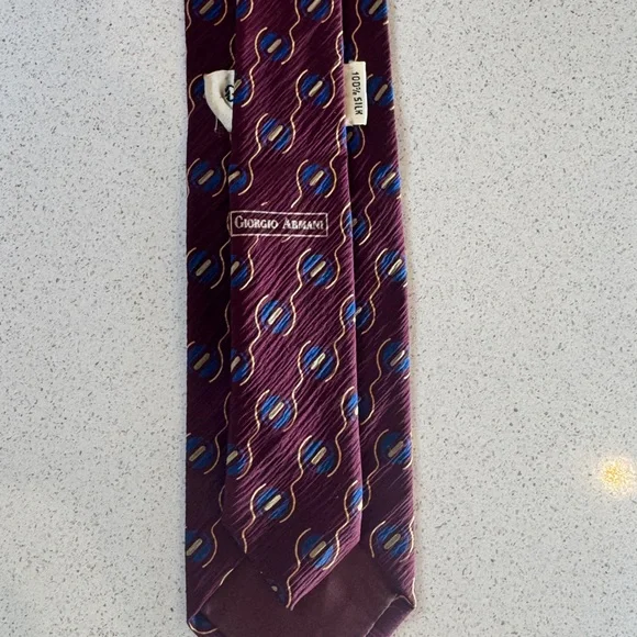 Giorgio Armani 100% Silk Tie Made in Italy Burgundy Geometric Print